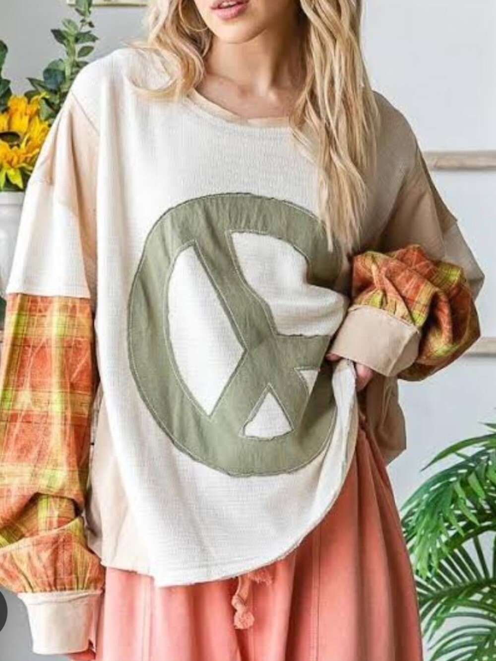Bohemian Women’s Cream Peace Patch Pullover with Plaid Sleeves Oversized Sz Smal